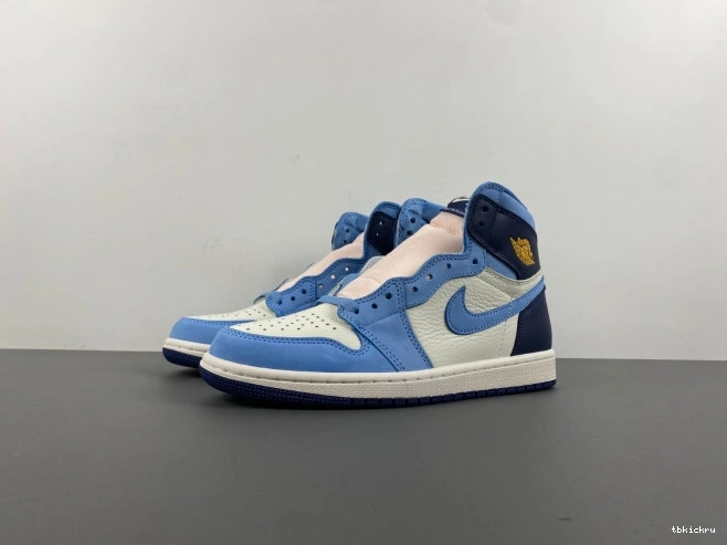 Reps TBK Flight OG Jordan in FD2596-400 1 WMNS Air First High 0810